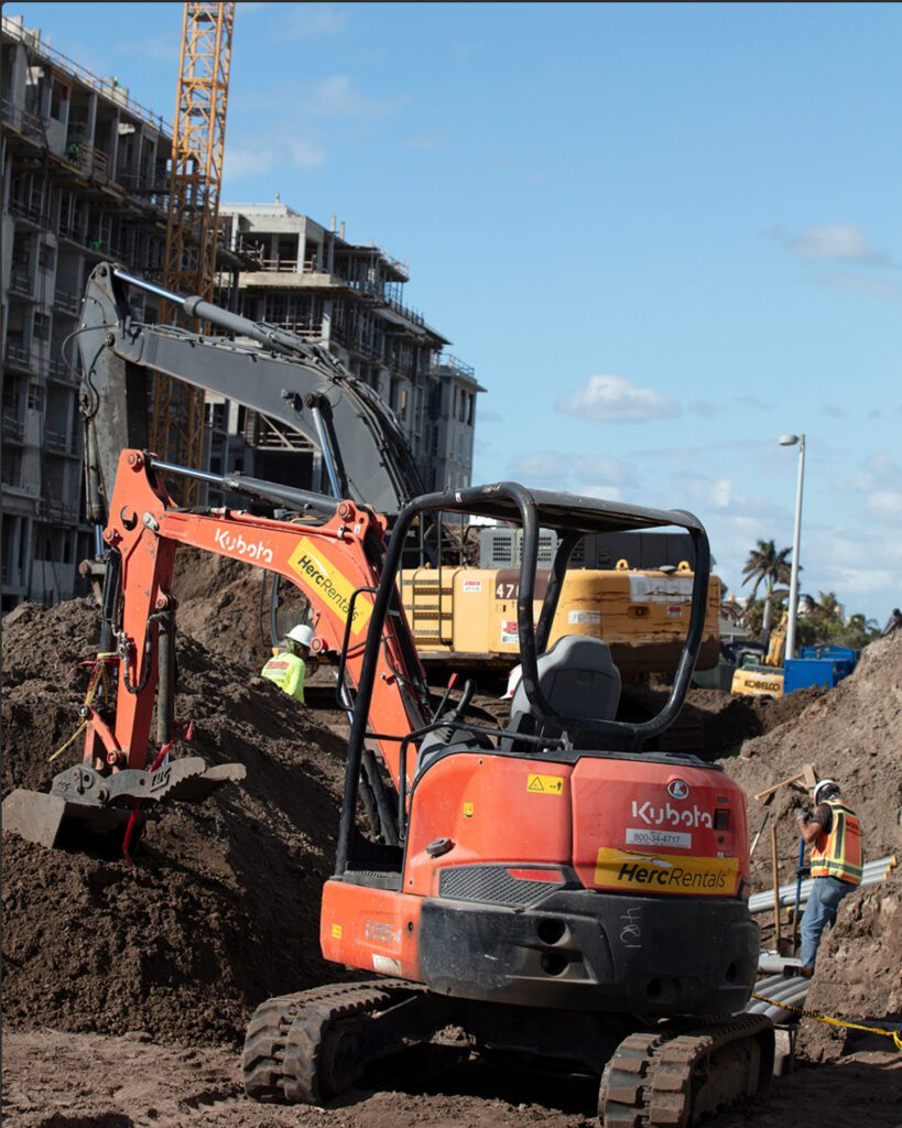 Mini excavator rentals can allow operators to move efficiently in tight spaces.