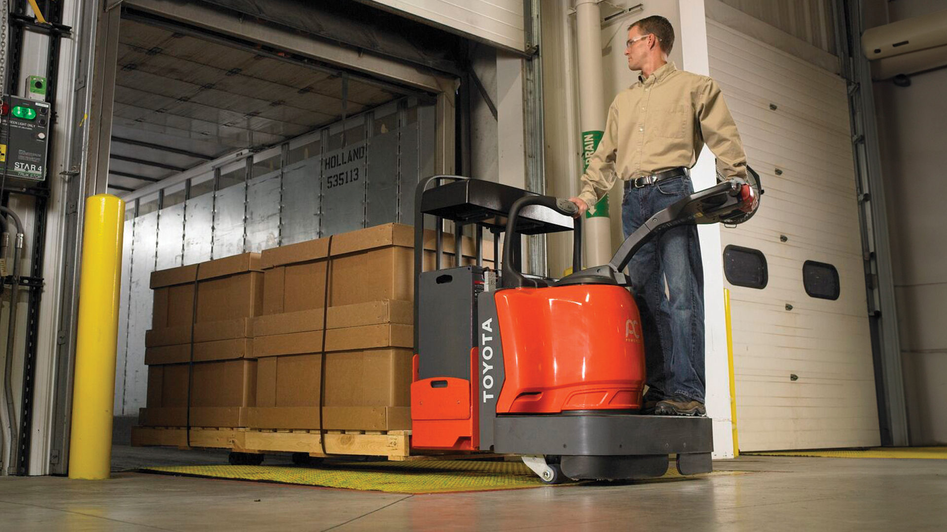 Herc Rentals details how to use a pallet jack.