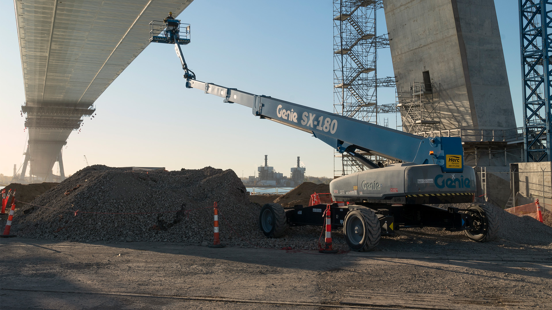 Aerial lift safety practices to follow include having operator safety training, proper PPE keep workers safe while moving at height.